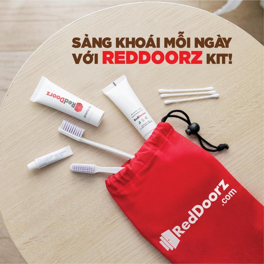 Reddoorz Near Nguyen Hue Walking Street 2 - Dorms Available 호치민 외부 사진